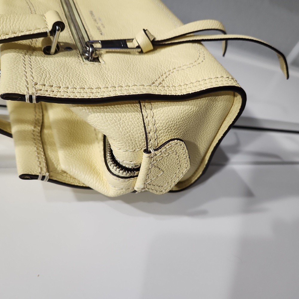 Marc Jacobs French Vanilla Crossbody/ Satchel Cruiser Bag - Picture 5 of 12